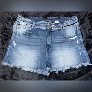 Signature Kurvy Ultra High Rise Short